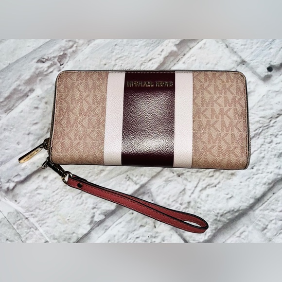 Michael Kors Handbags - MICHAEL KORS Large Clutch Wallet